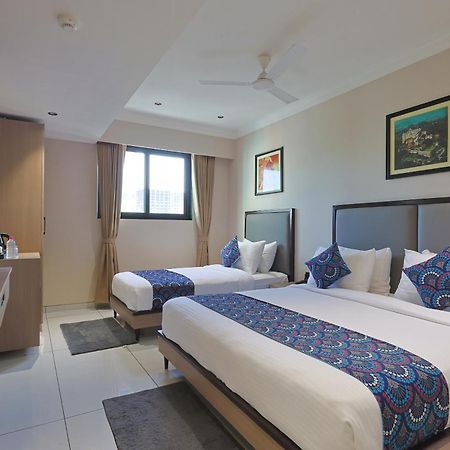 Hotel Royal Town Αχμπανταμπάντ Εξωτερικό φωτογραφία