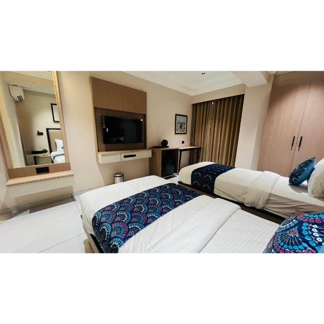 Hotel Royal Town Αχμπανταμπάντ Εξωτερικό φωτογραφία