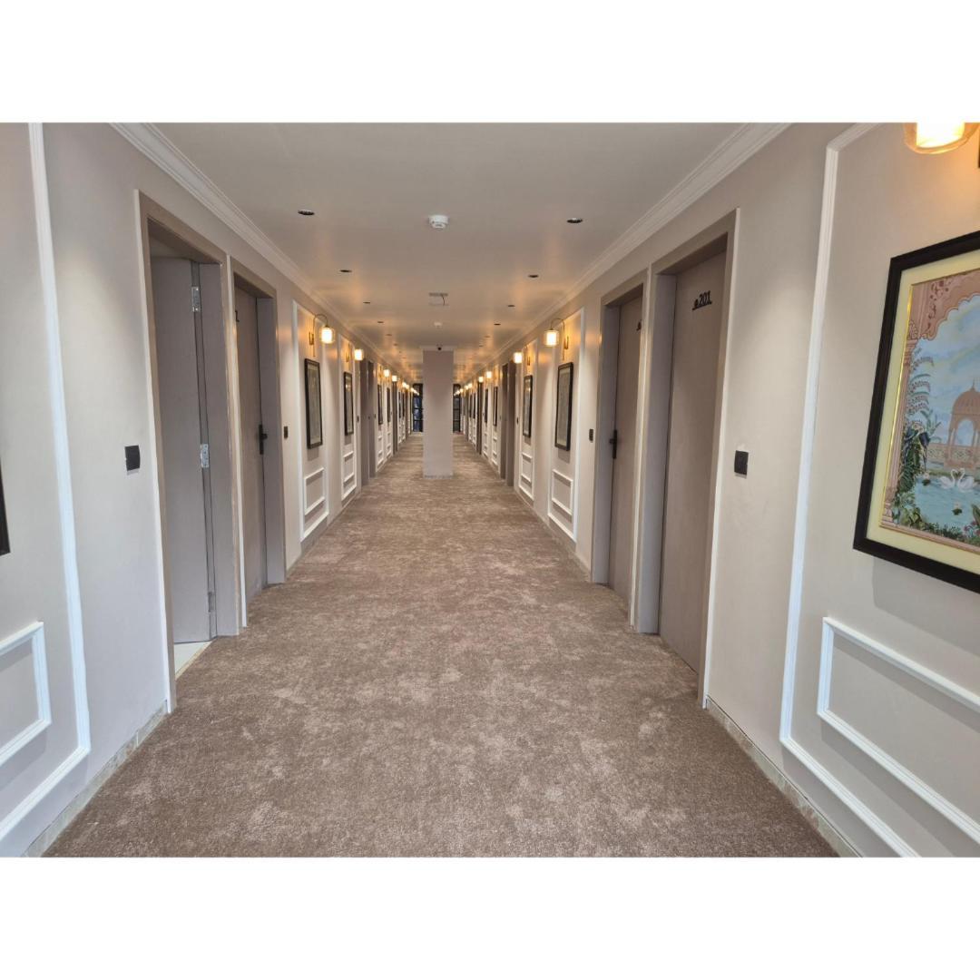 Hotel Royal Town Αχμπανταμπάντ Εξωτερικό φωτογραφία