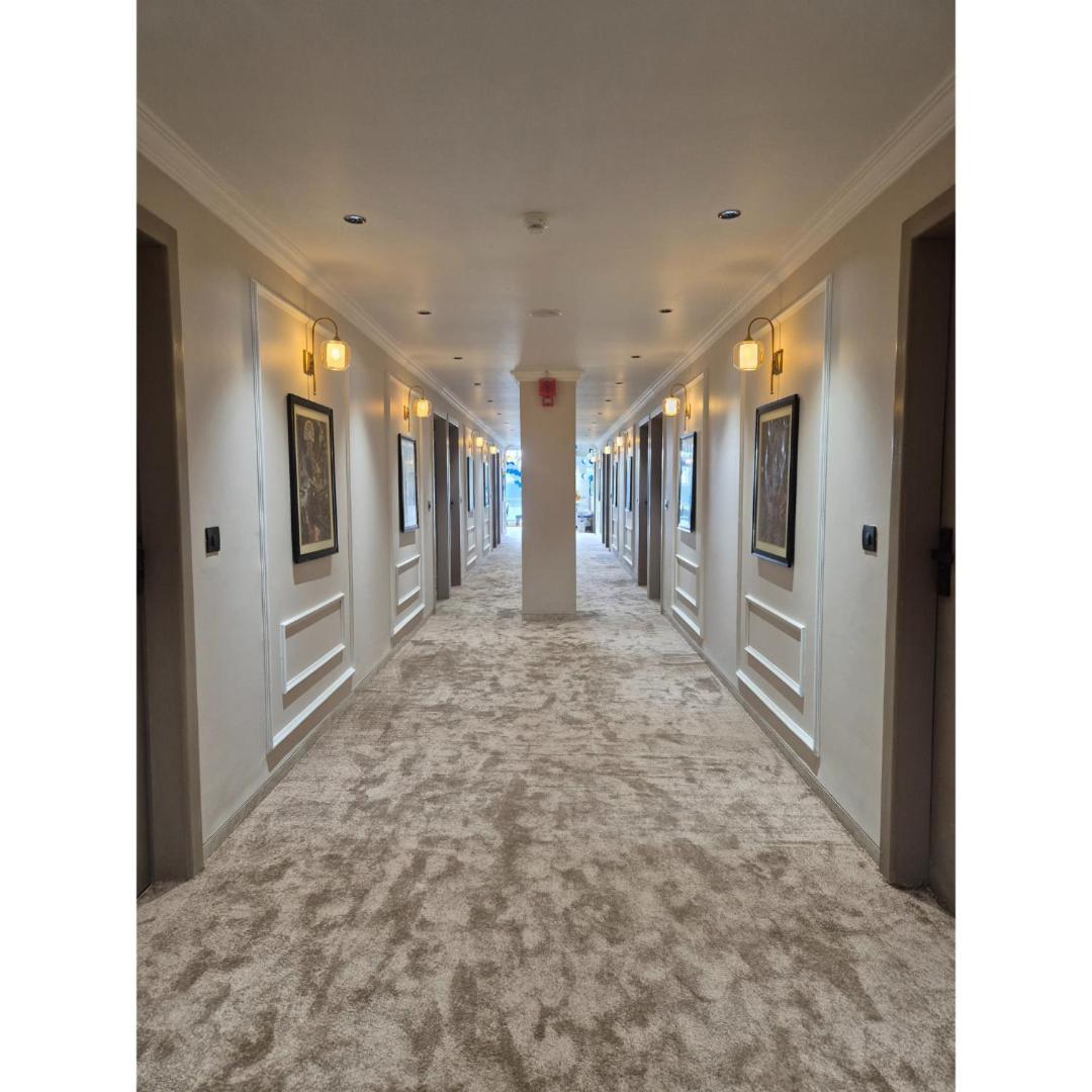 Hotel Royal Town Αχμπανταμπάντ Εξωτερικό φωτογραφία