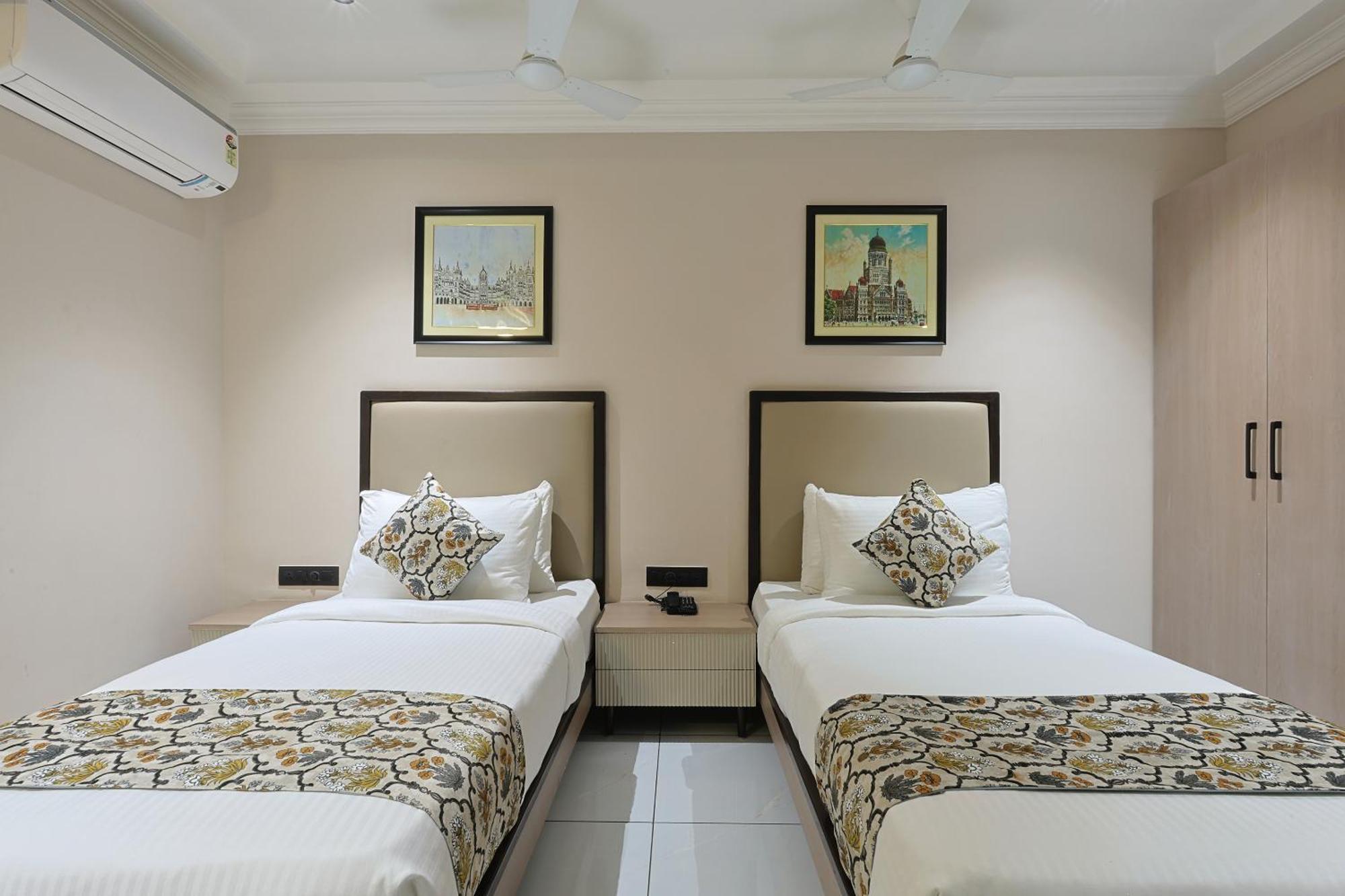 Hotel Royal Town Αχμπανταμπάντ Εξωτερικό φωτογραφία