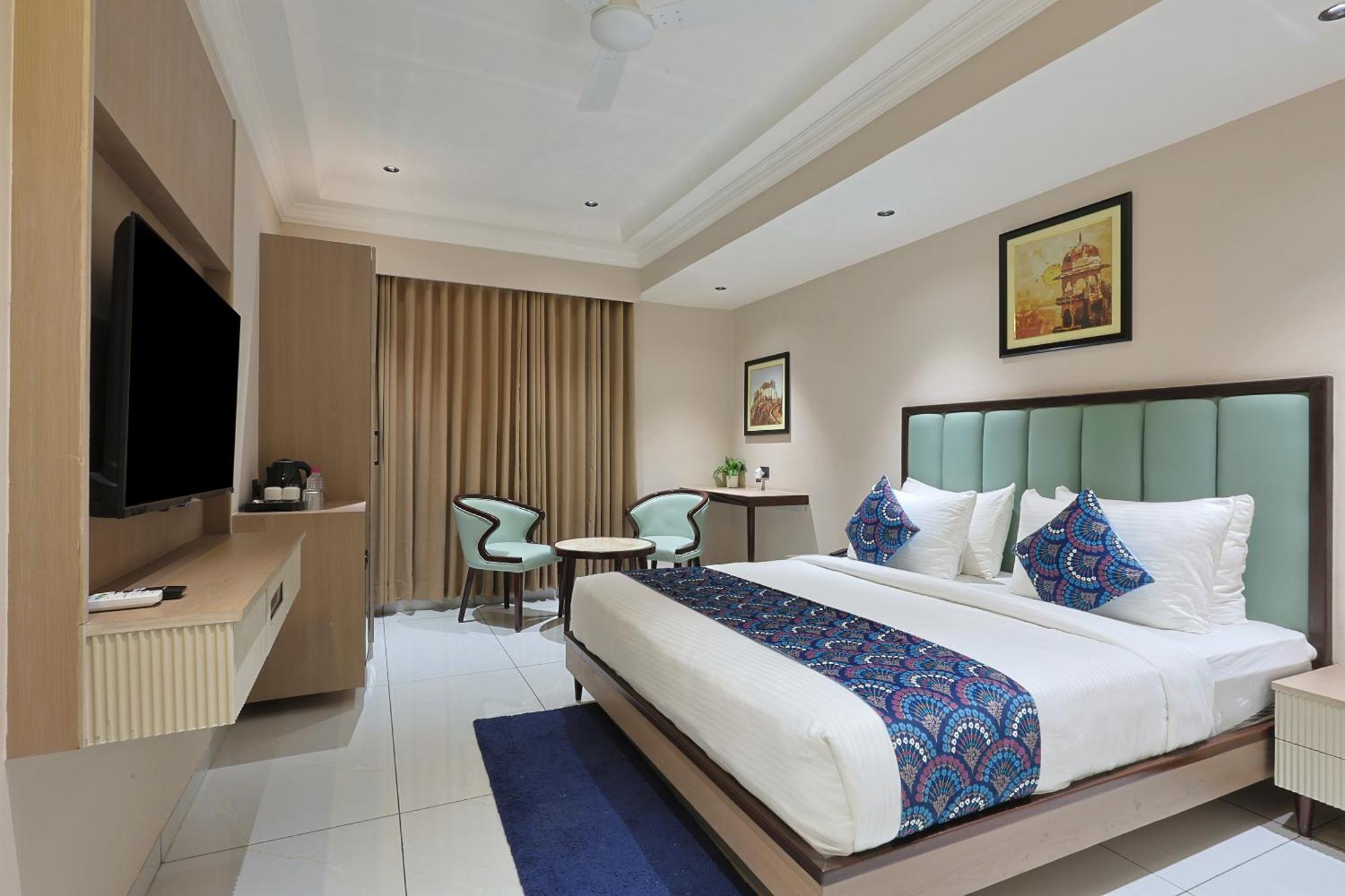 Hotel Royal Town Αχμπανταμπάντ Εξωτερικό φωτογραφία